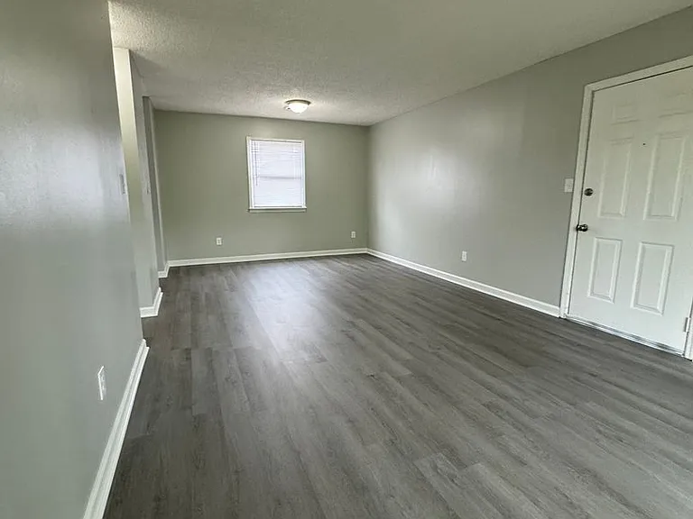 Creekview Apartments - Kingsport, TN — Photo 7