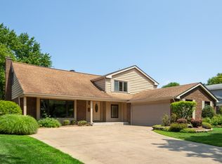 44 E Russet Way, Palatine, IL 60067