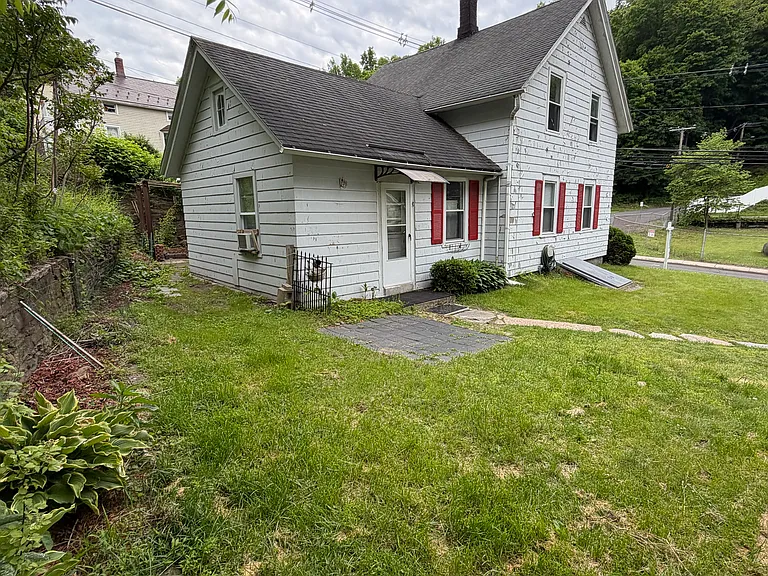 61 Vernon Ave #4 — Photo 8