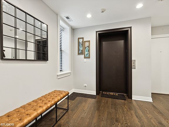 2nd image of 632 W Barry Ave #3S