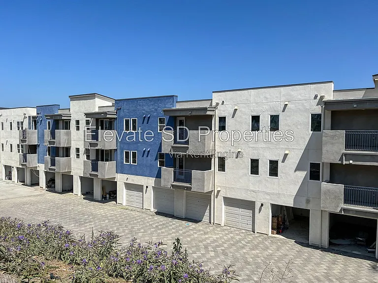1819 E 9th St #105 — Photo 9