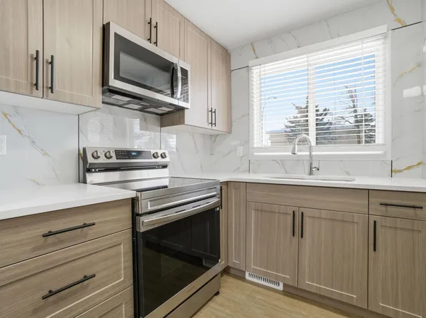 5538 145th Ave NW, Edmonton, AB T5A 3R3