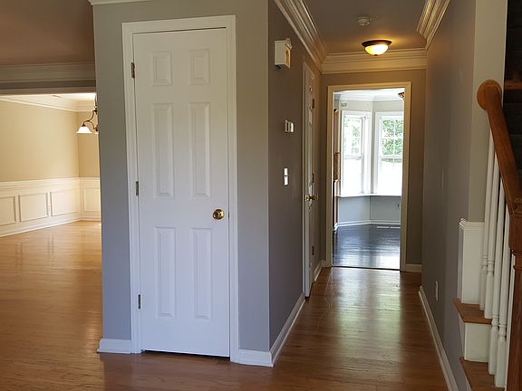 Open floorplan, flows easily