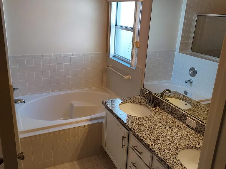 247 Wescliff Dr — Photo 21