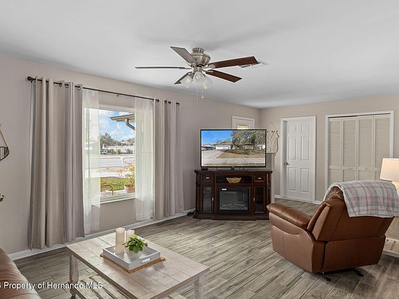 3rd image of 6101 County Line Rd