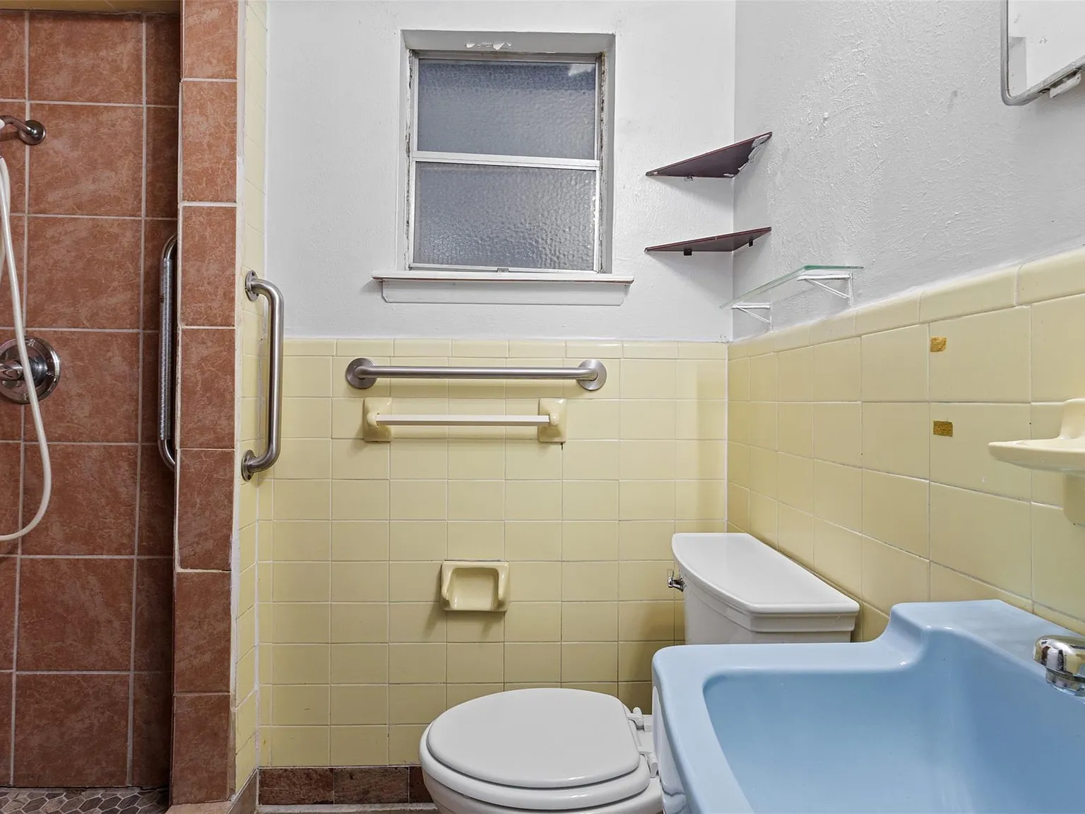 8923 jennie lee - 1 — Photo 3