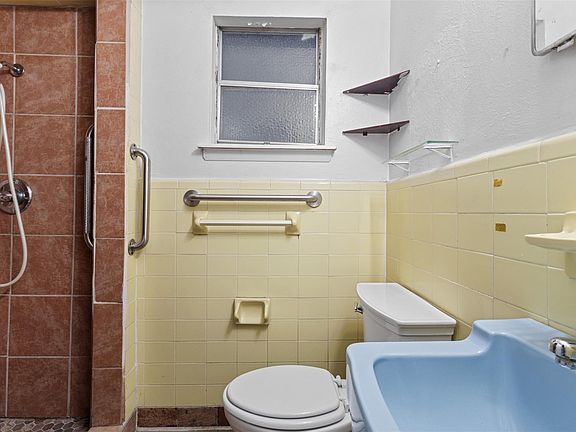 3rd image of 8923 Jennie Lee Ln