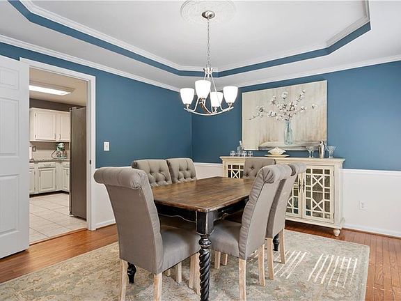 4th image of 4001 Southbrook Ct NW