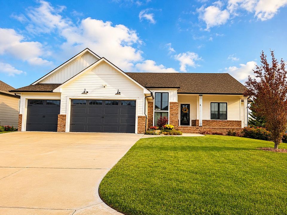 1st image of 1502 N Shadow Rock Dr