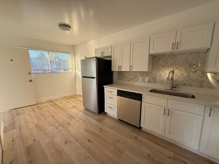 1226 E 500 S — Photo 23