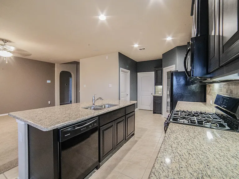 4004 Stone Trail Dr — Photo 7