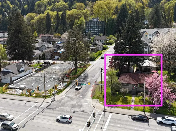 2825 Saint John St, Pt Moody, BC V3H 2B9