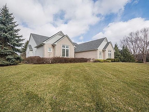2nd image of 661 Dornoch Dr