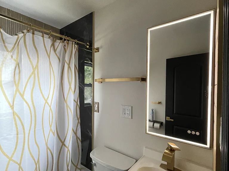 Ravenwood Ave — Photo 4