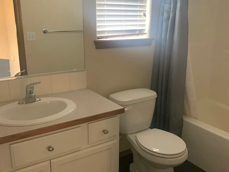 14308 E 31st Ln — Photo 26