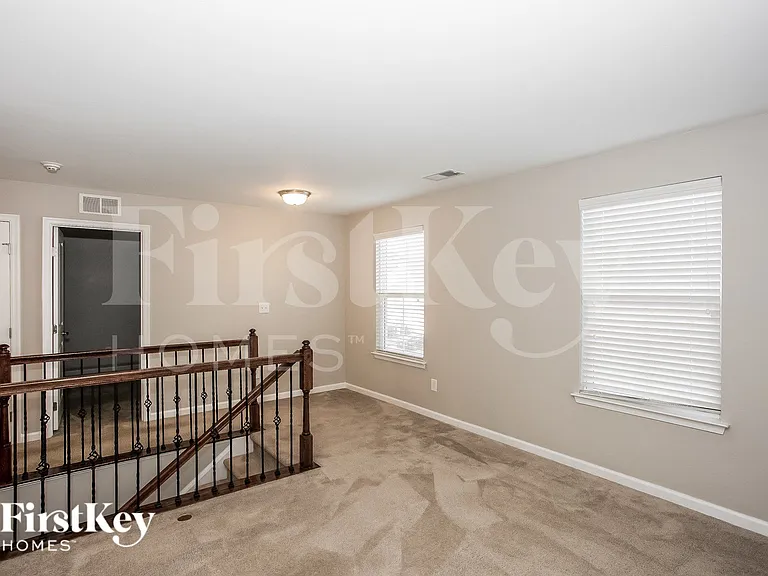 3232 Oulten St — Photo 7