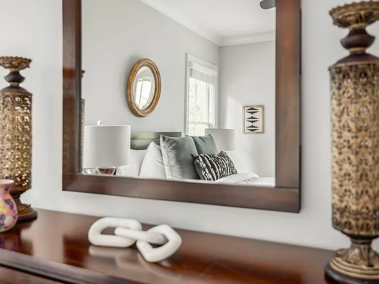 393 N Highland Ave NE #B — Photo 16