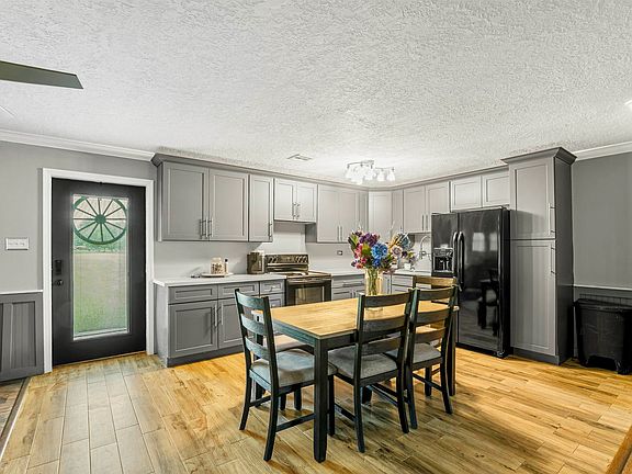 4th image of 16247 Windmill Ln