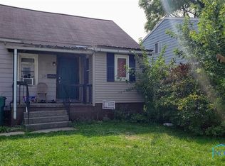 1107 W Elm Tree Rd, Rossford, OH 43460