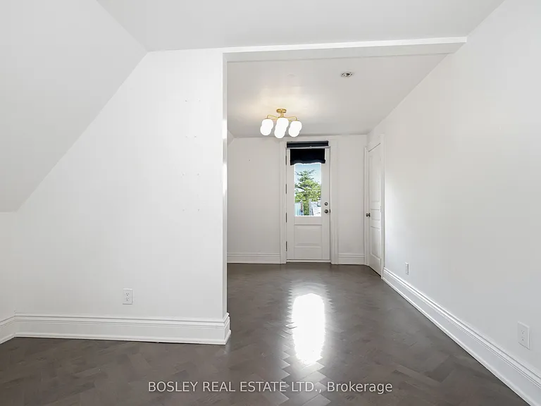 178 High Park Ave #UPPER — Photo 31