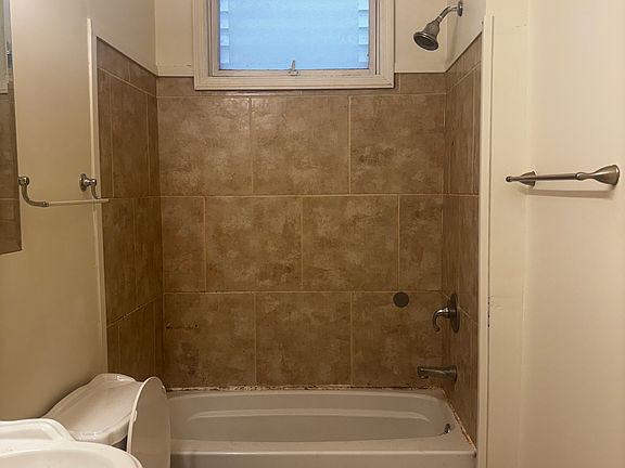 5th image of 46 Clifton St Rear 1