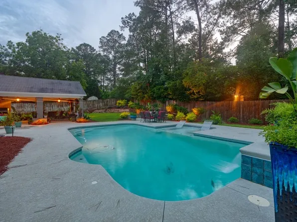 2110 Pinecliff Dr, Valdosta, GA 31602