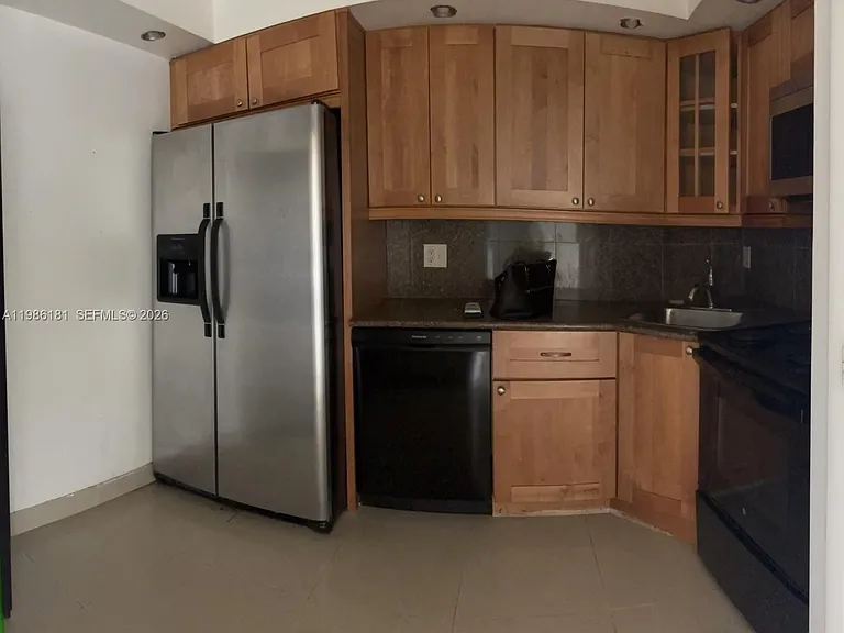 4164 Inverrary Dr #913 — Photo 7