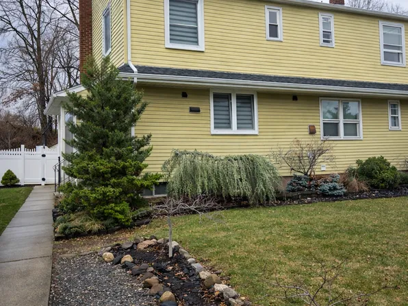 63 Cadmus Ave #63, Elmwood Park, NJ 07407