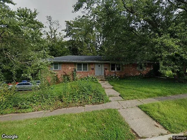 2 Bedroom Duplex with Garage! — Photo 2