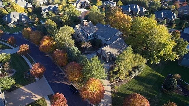 5805 W 131st Ter Overland Park Ks 66209 Mls 2311159 Zillow