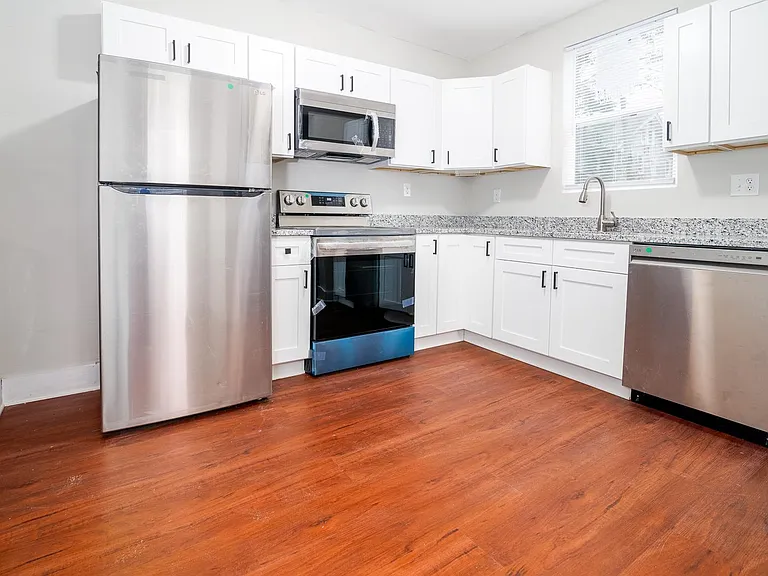 1159 Linwood Ave — Photo 19