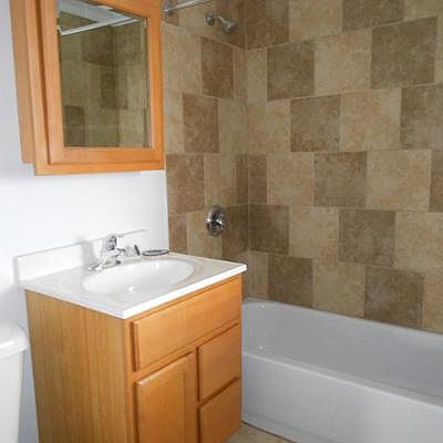 2nd image of 7421 N Paulina St #3