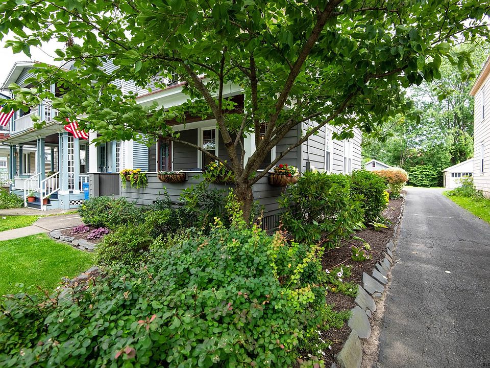 8 Norwood Ave, Albany, NY 12208 Zillow