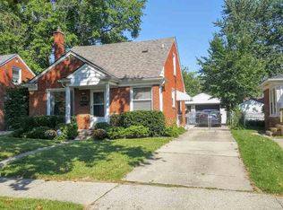 21227 Newcastle Rd, Harper Woods, MI 48225