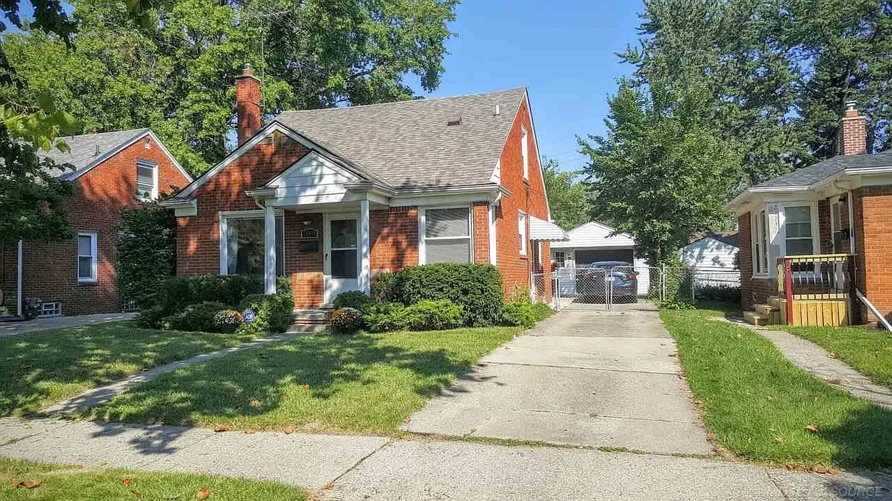 21227 Newcastle Rd photo 1