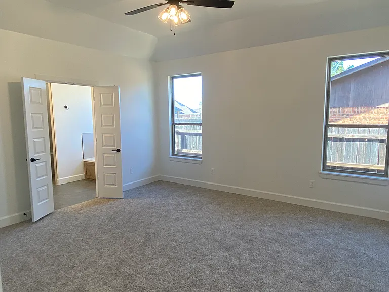 2836 Kingswood Dr — Photo 18