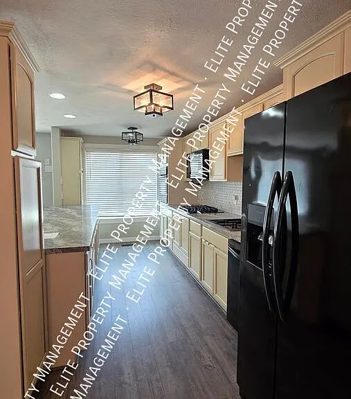 4422 W Barrington Dr — Photo 3