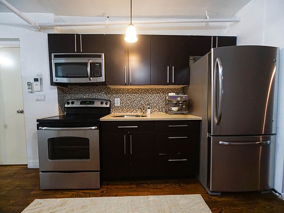 4th image of 147 Grand St #E3