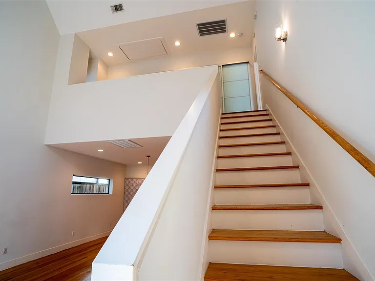 4327 Eigel St — Photo 10