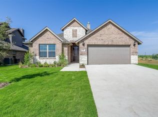 245 Tyler St, Grandview, TX 76050