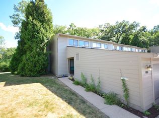 666 Peninsula Ct, Ann Arbor, MI