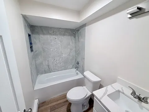 575 E Oak St — Photo 13
