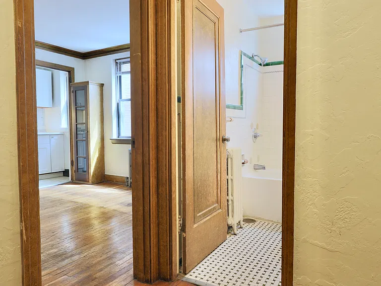 Apartments On Academy — Photo 18