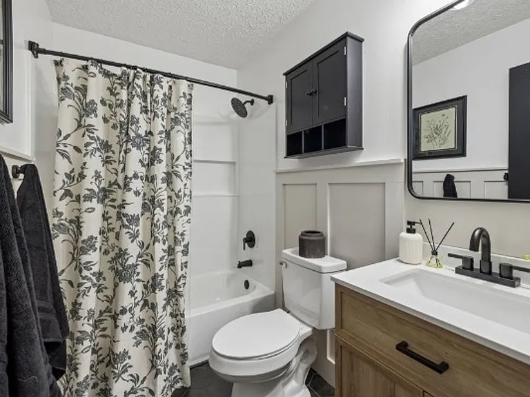 18 Crescent Blvd — Photo 18