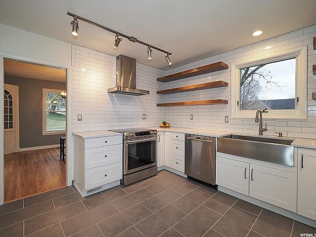 1st image of 1407 E Laird Cir