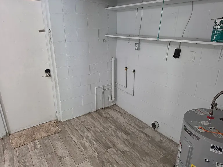 2205 S Park Ave — Photo 32