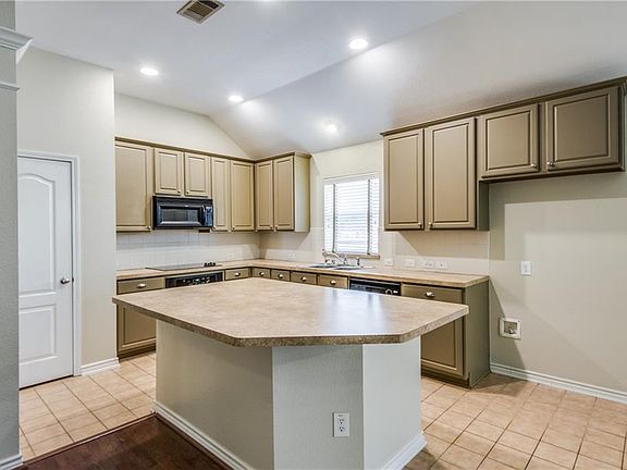 4th image of 2846 Sparks Dr