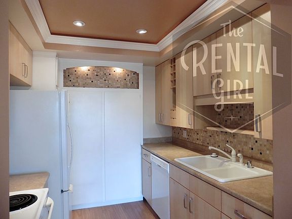 3rd image of 12720 Burbank Blvd Unit 205