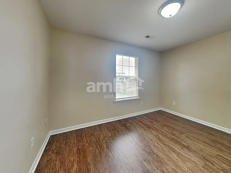 414 Woodford Way — Photo 17