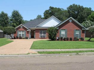 118 Middle Field Dr, Canton, MS 39046